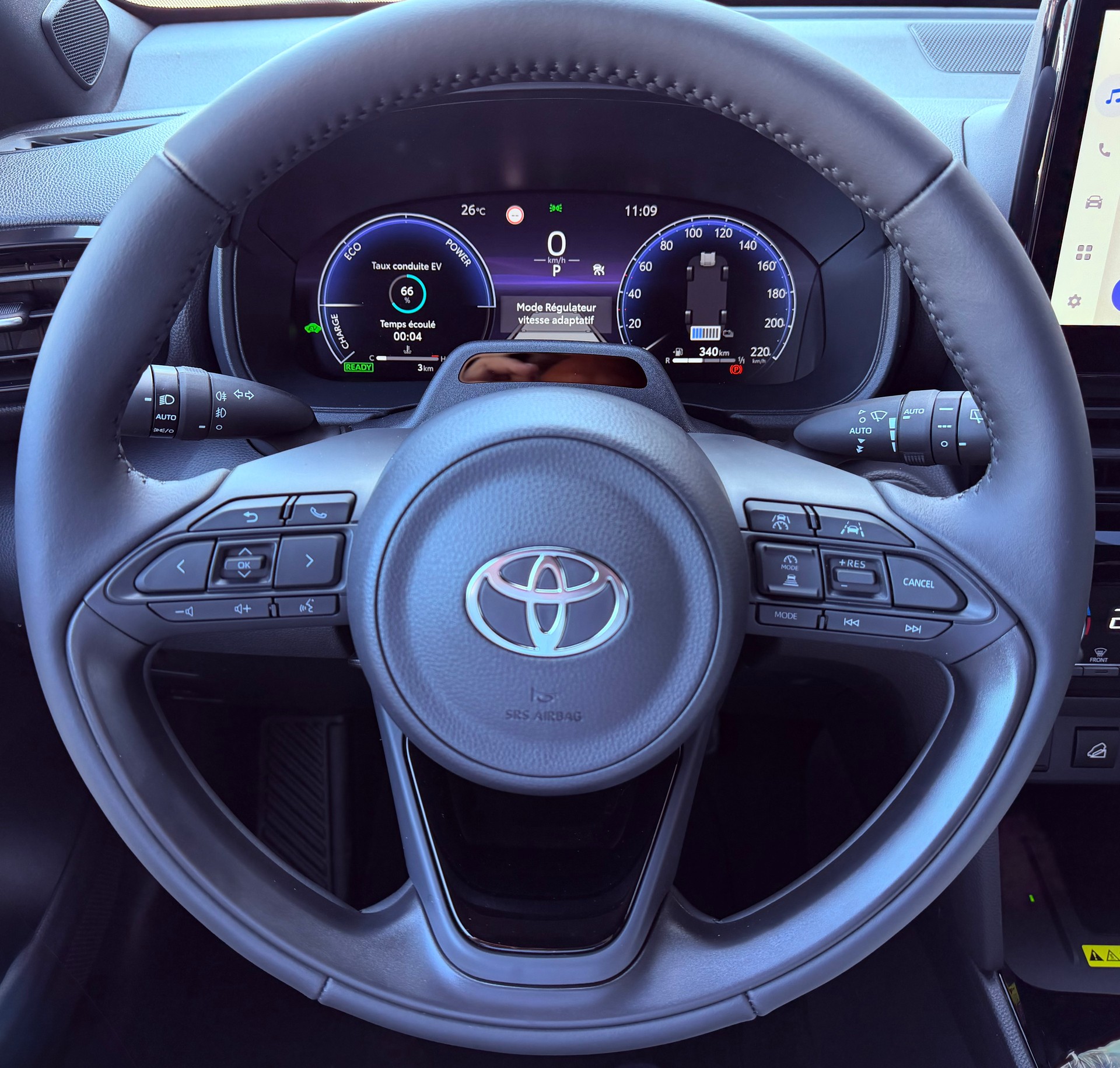 TOYOTA Yaris Cross 1.5 Premium AWDi e-CVT-image-16