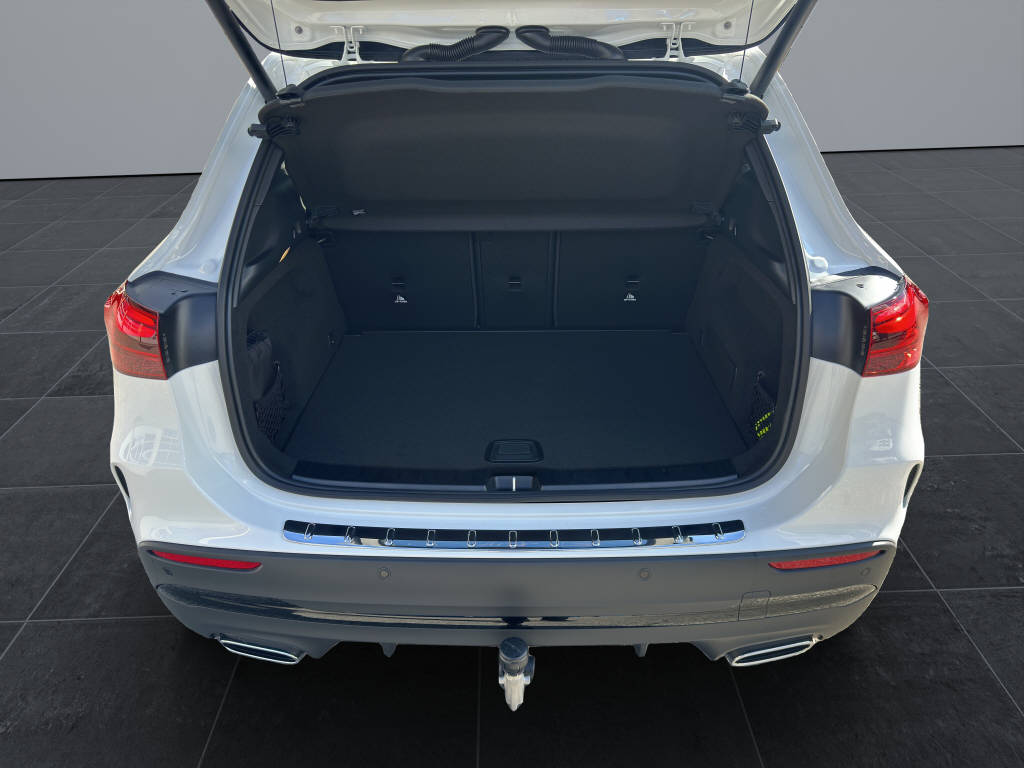 MERCEDES-BENZ GLA 250 Swiss Star AMG Line 4matic-image-14