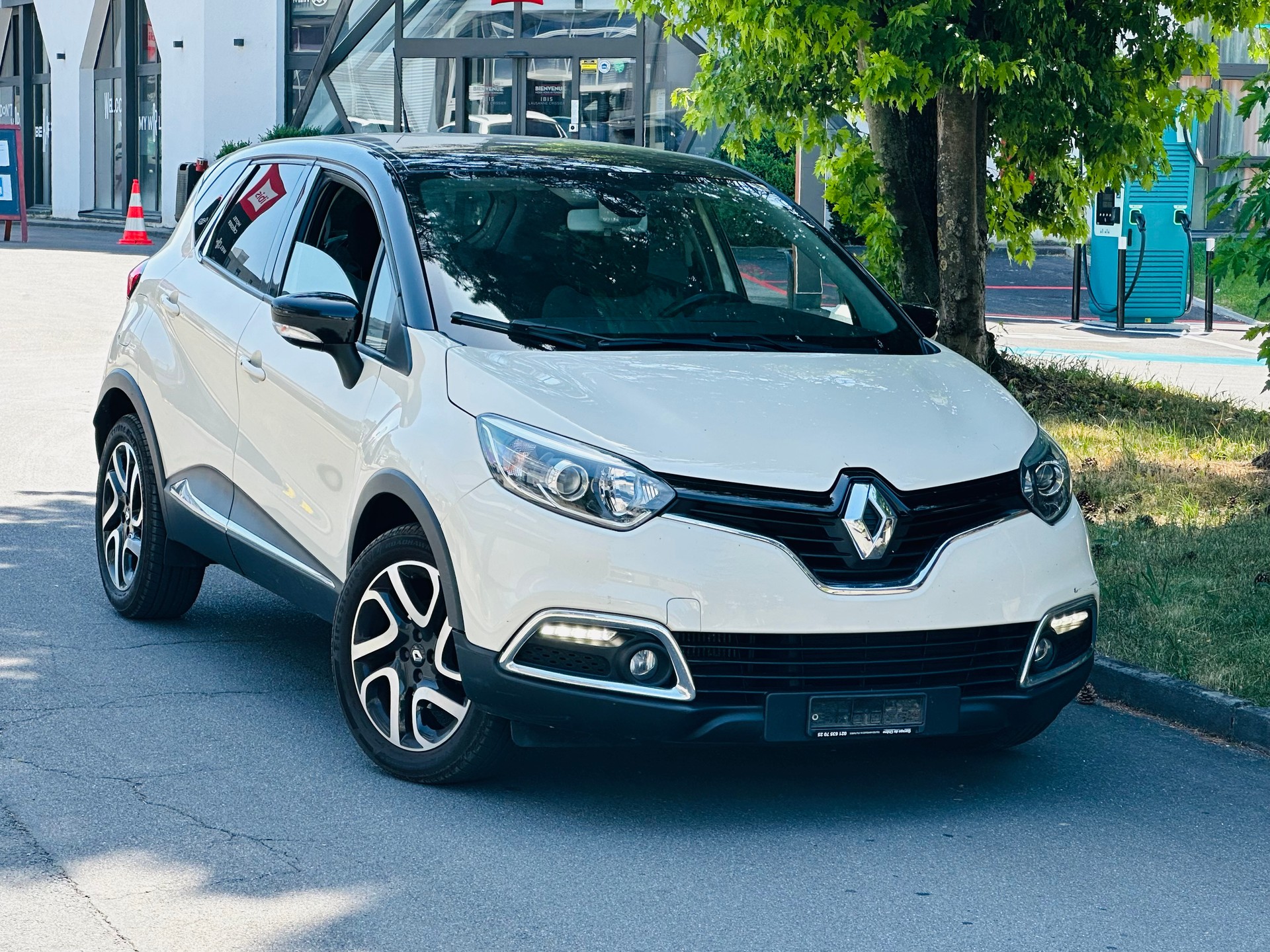 RENAULT Captur 1.2 T 16V Dynamique EDC-image-0
