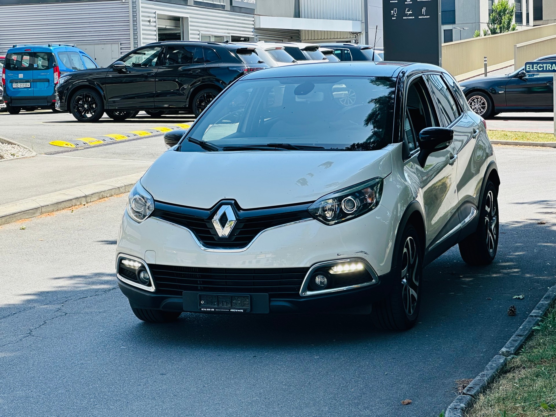 RENAULT Captur 1.2 T 16V Dynamique EDC-image-3