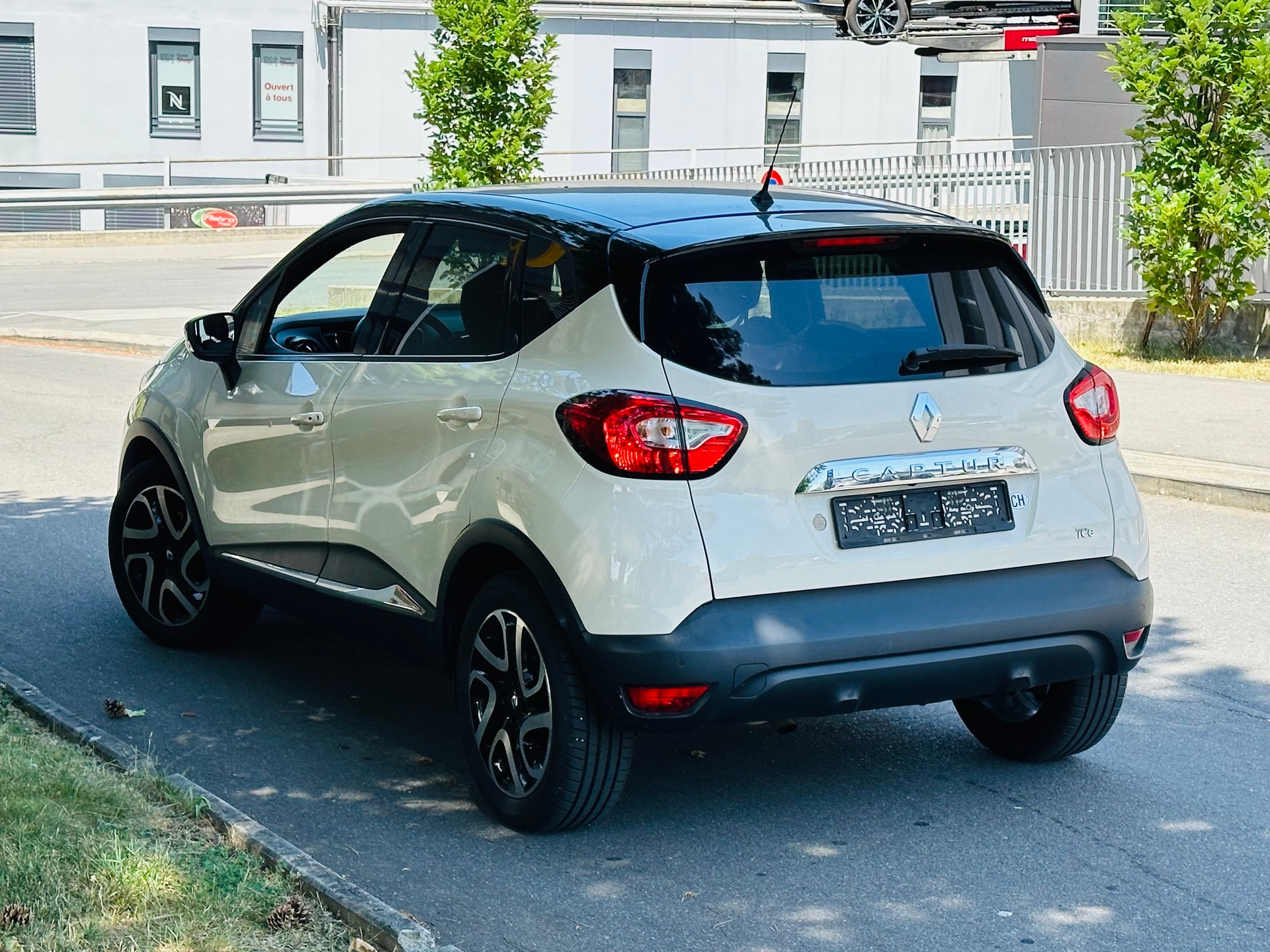 RENAULT Captur 1.2 T 16V Dynamique EDC-image-6