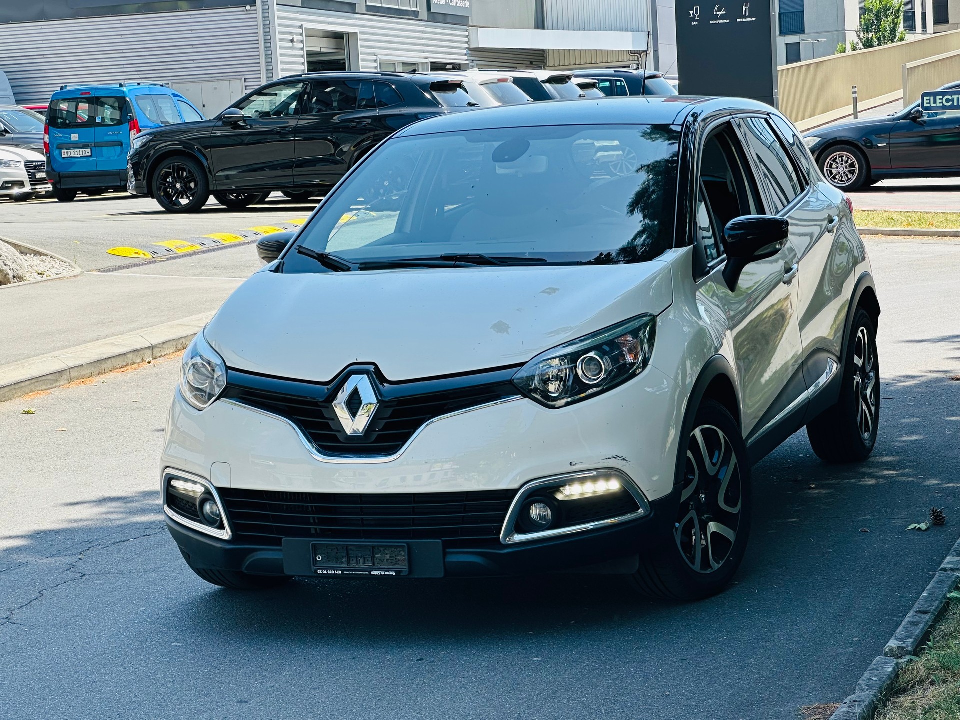 RENAULT Captur 1.2 T 16V Dynamique EDC-image-1