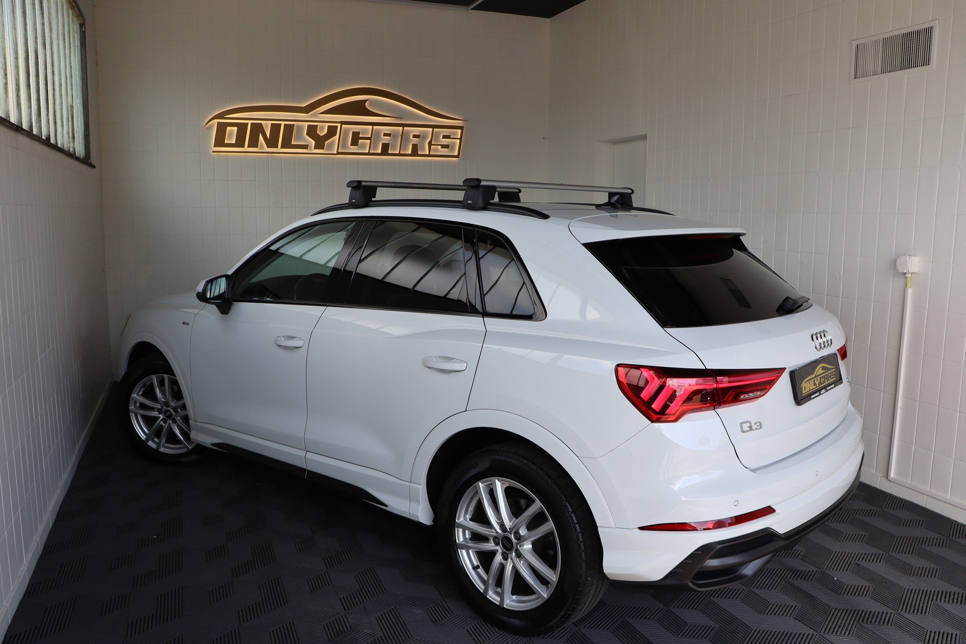 AUDI Q3 35 TDI S line Attraction quattro S-tronic-image-25