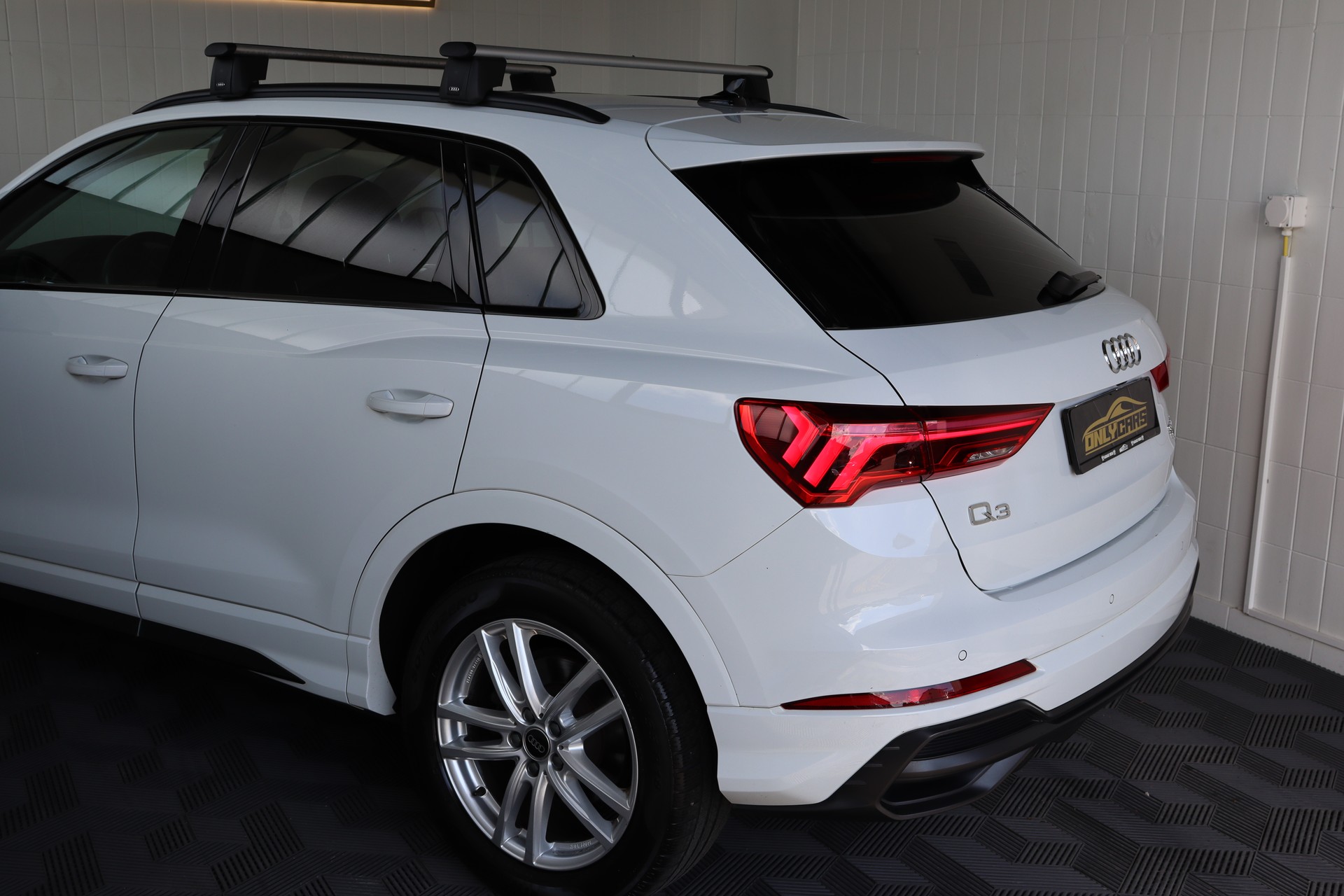 AUDI Q3 35 TDI S line Attraction quattro S-tronic-image-27