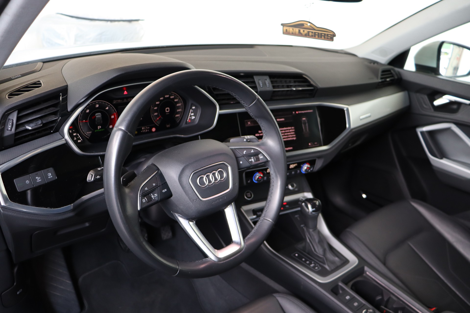 AUDI Q3 35 TDI S line Attraction quattro S-tronic-image-9