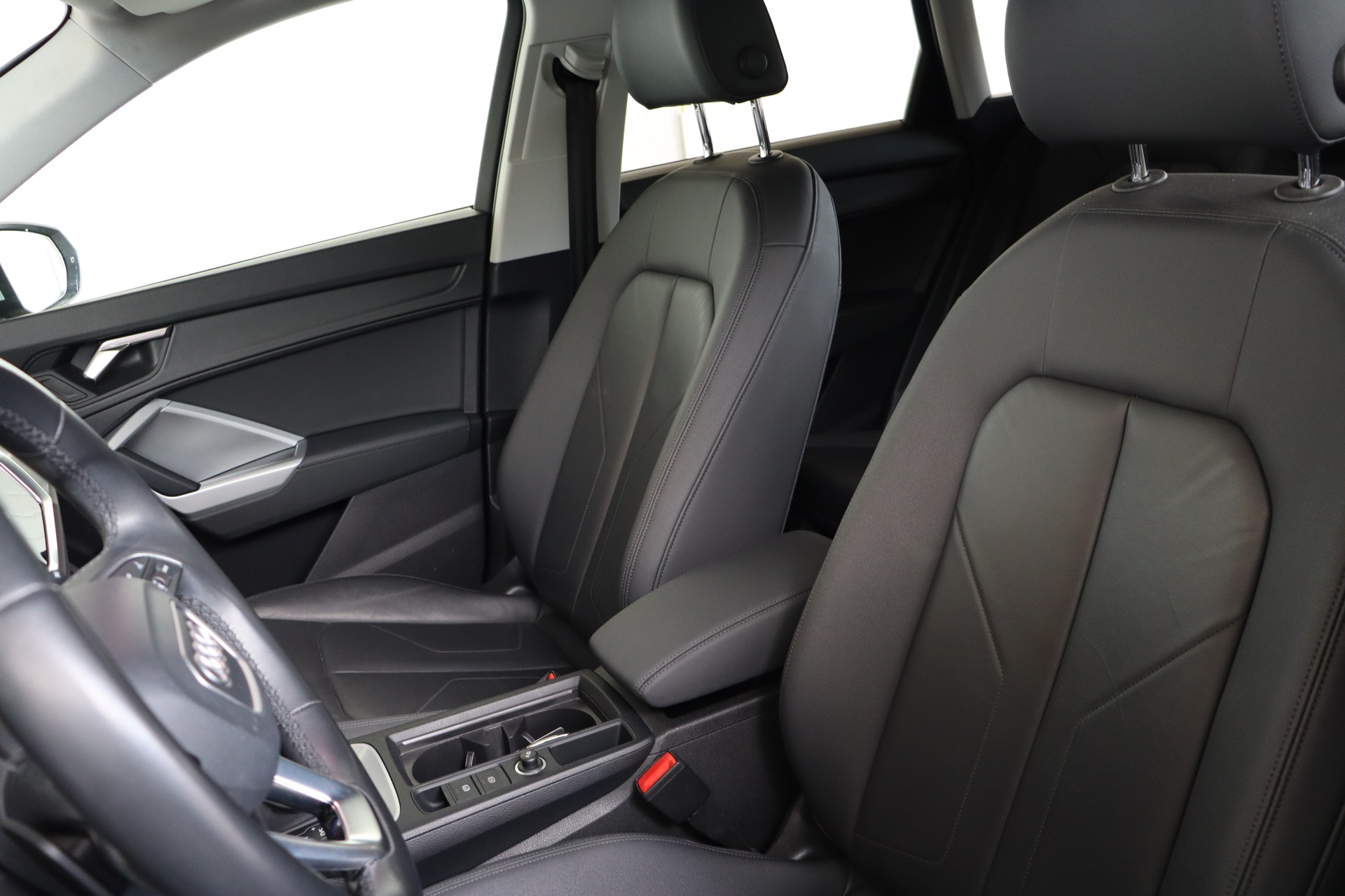 AUDI Q3 35 TDI S line Attraction quattro S-tronic-image-13