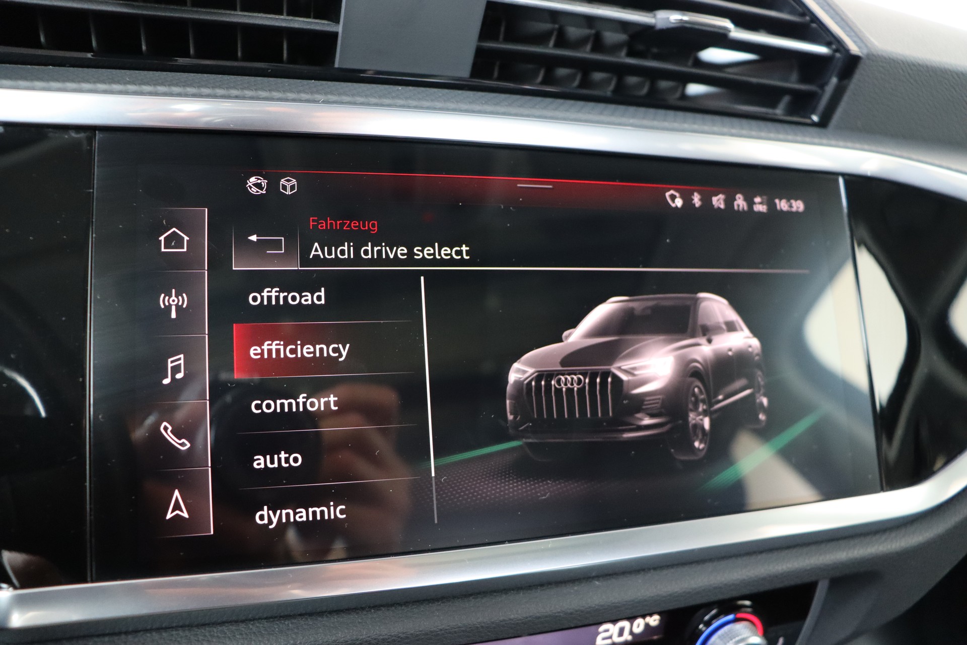 AUDI Q3 35 TDI S line Attraction quattro S-tronic-image-21