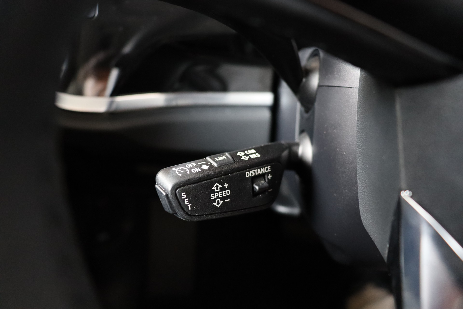 AUDI Q3 35 TDI S line Attraction quattro S-tronic-image-23