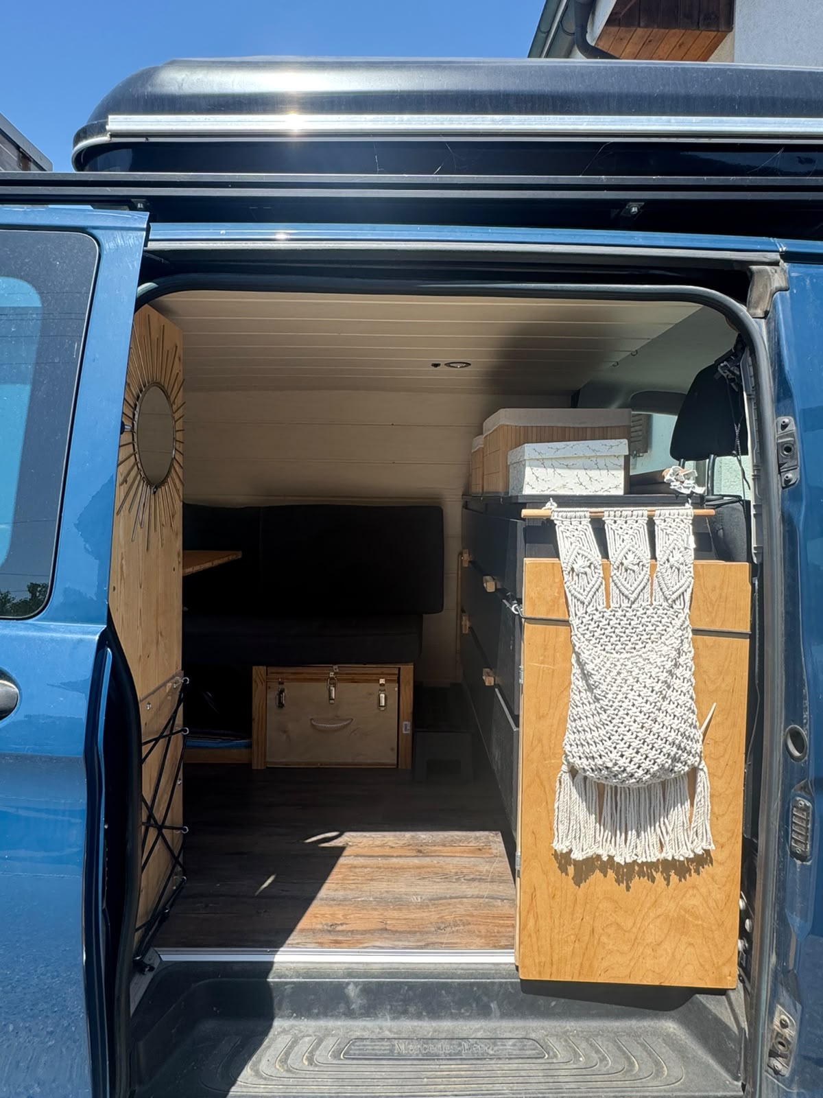 MERCEDES-BENZ 114BT4x4-image-13