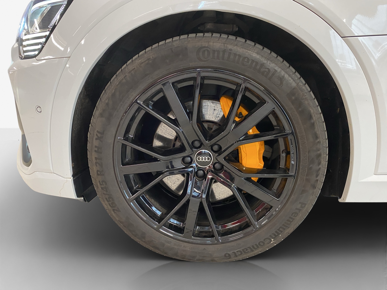AUDI e-tron 55 S Line Black Edition quattro-image-15