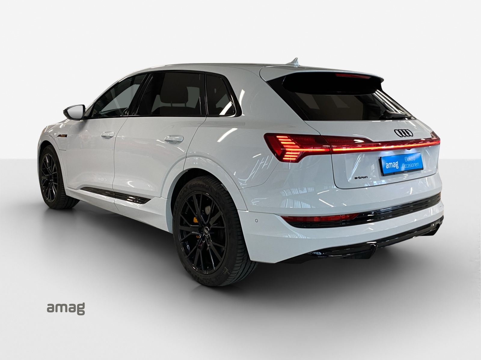 AUDI e-tron 55 S Line Black Edition quattro-image-2