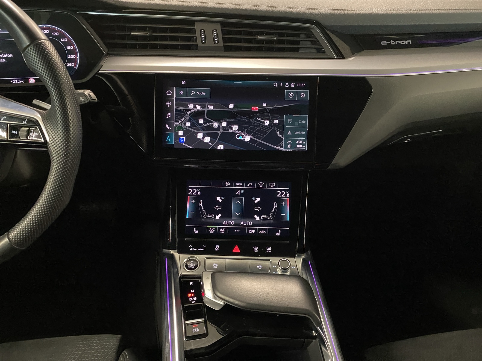 AUDI e-tron 55 S Line Black Edition quattro-image-11