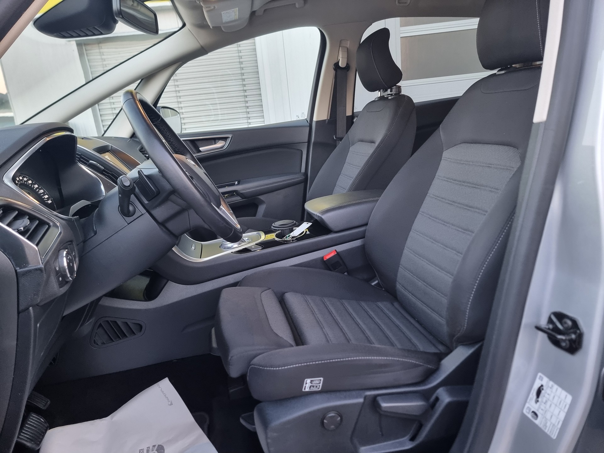 FORD S-Max 2.0 TDCi Titanium Automatic-image-6