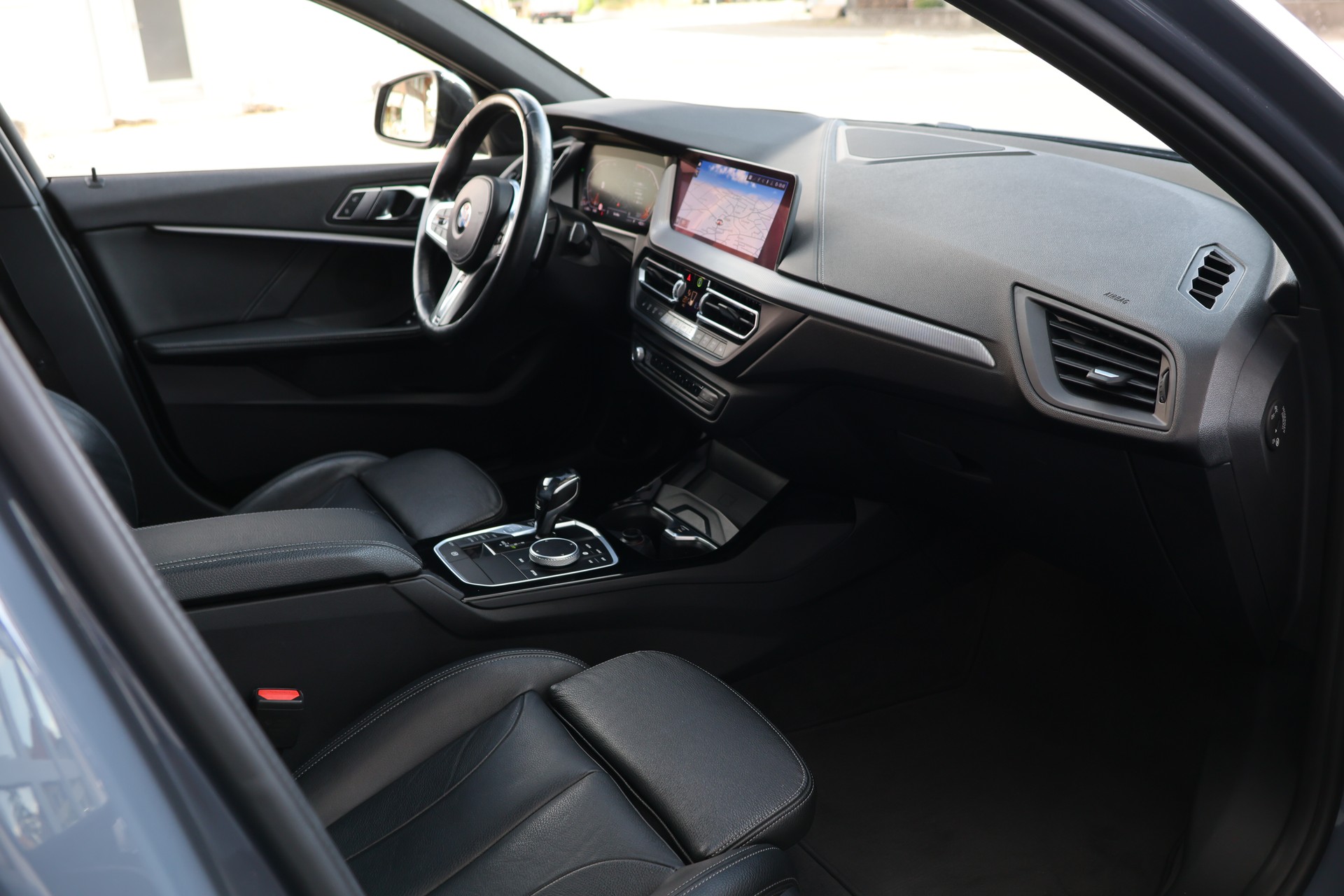 BMW 120d xDrive Steptronic M Sport (CH)-image-17