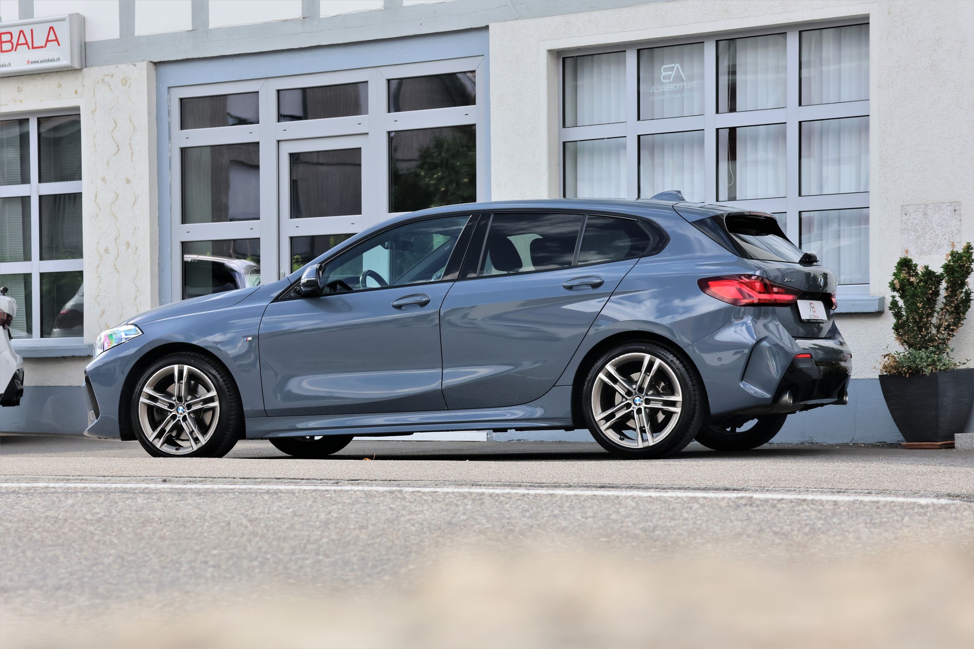 BMW 120d xDrive Steptronic M Sport (CH)-image-3