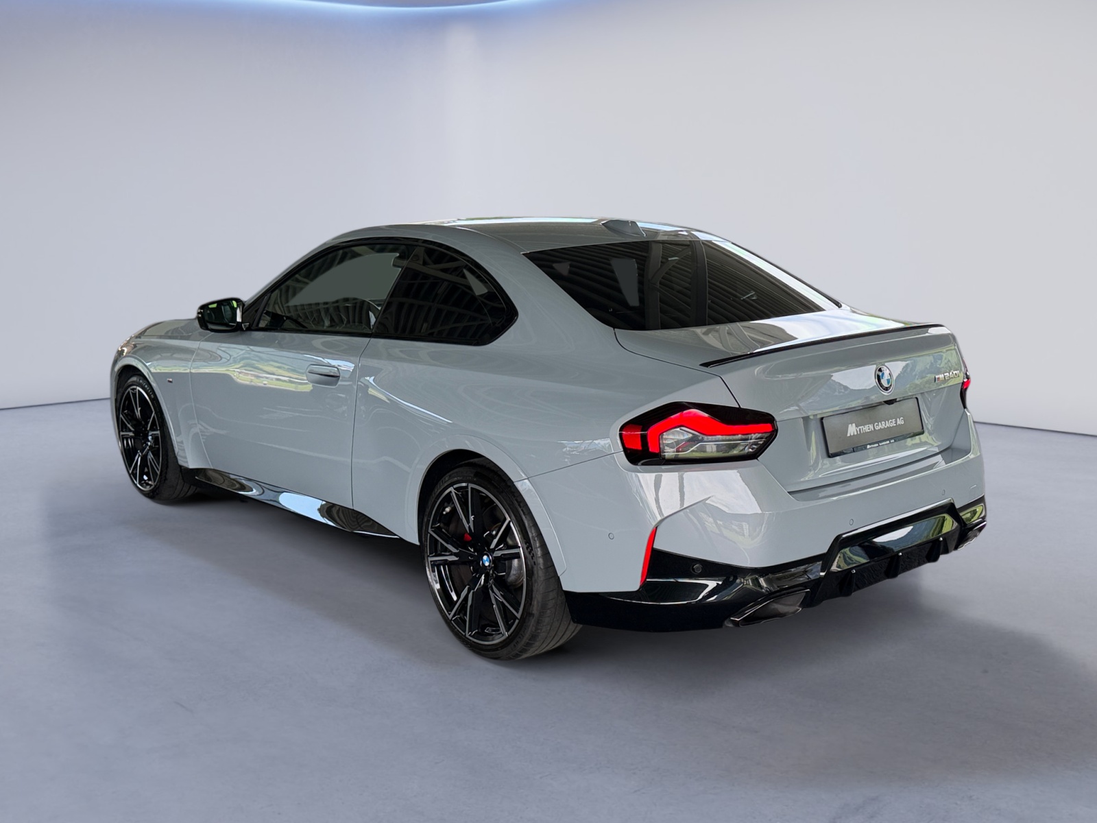 BMW M240i xDrive Coupé-image-2