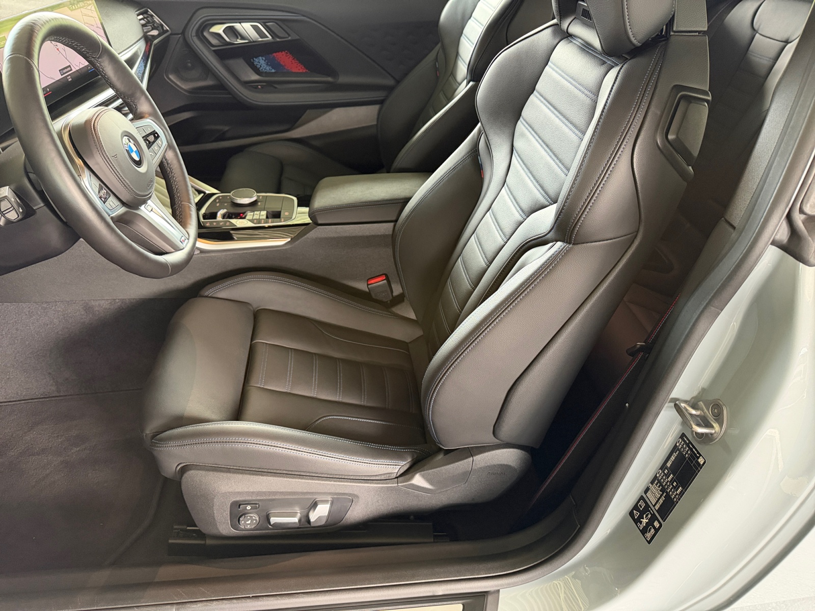 BMW M240i xDrive Coupé-image-8