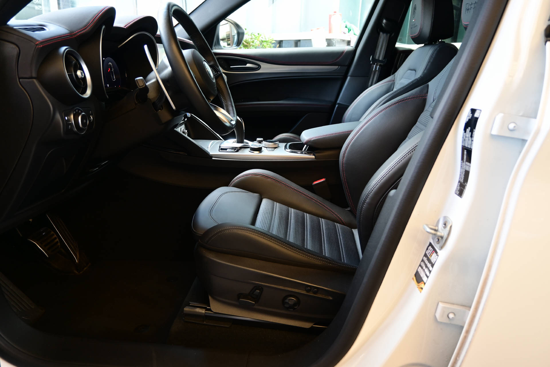 ALFA ROMEO Stelvio 2.0 Q4 280 Tributo Italiano-image-12