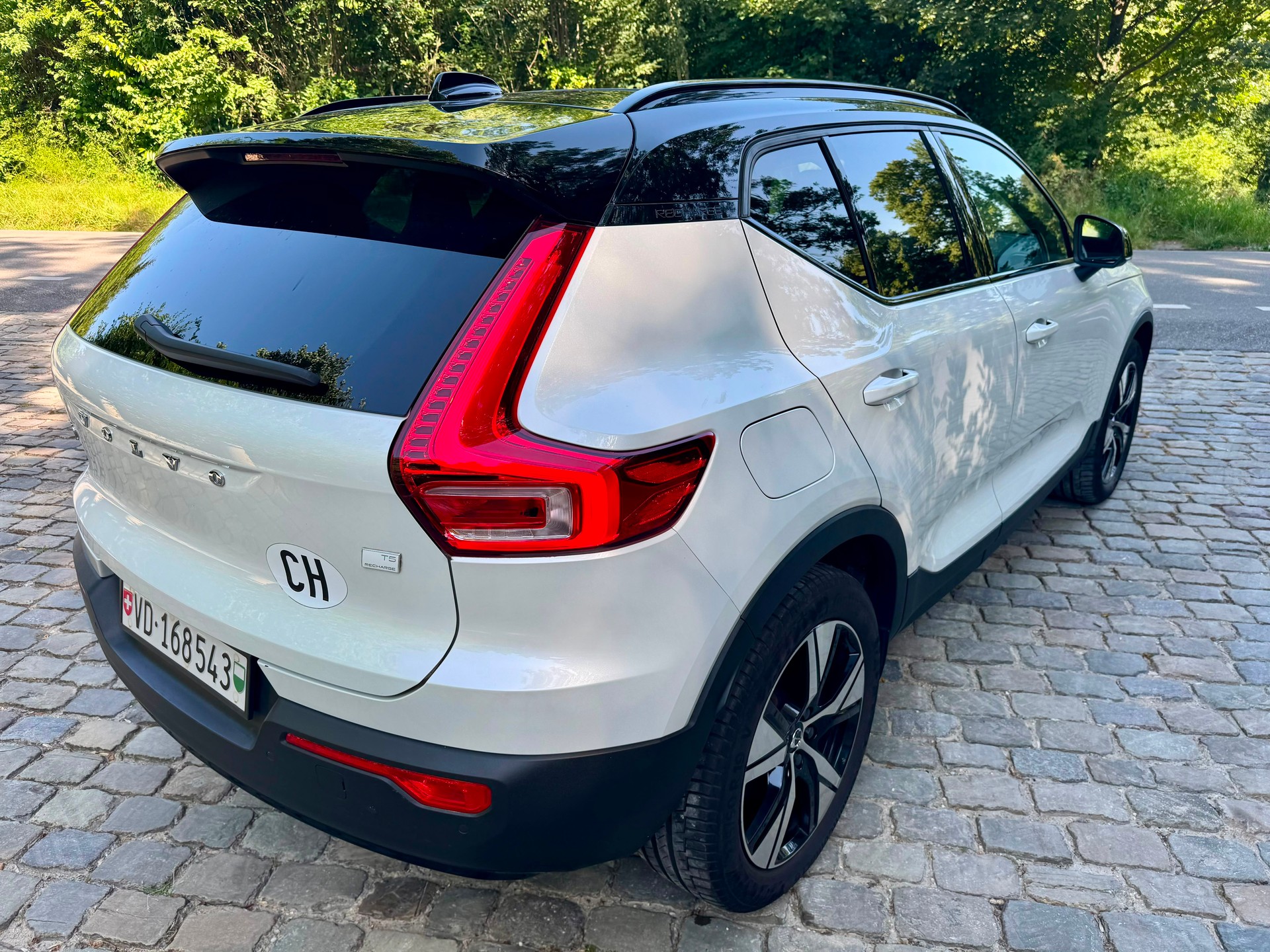 VOLVO XC40 T5 TwE R-Design DCT-image-3
