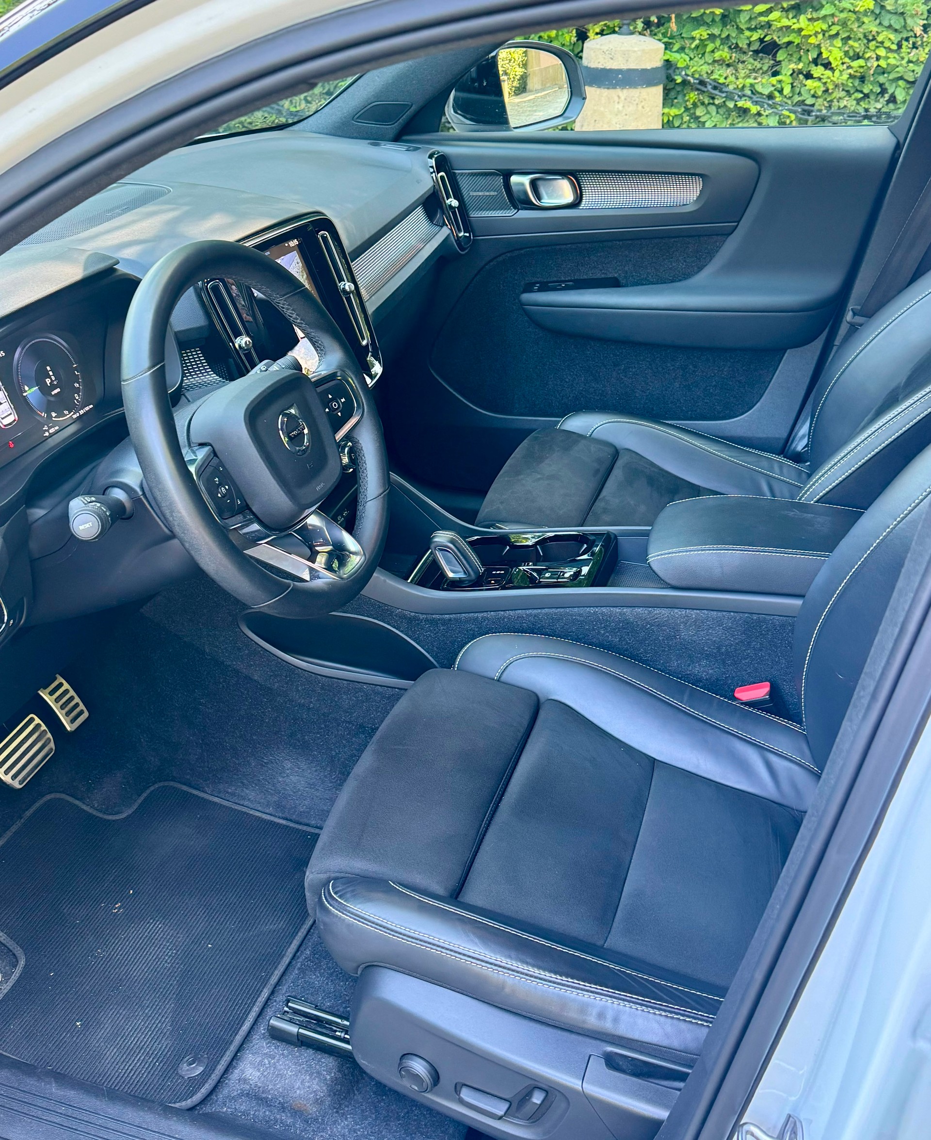 VOLVO XC40 T5 TwE R-Design DCT-image-7