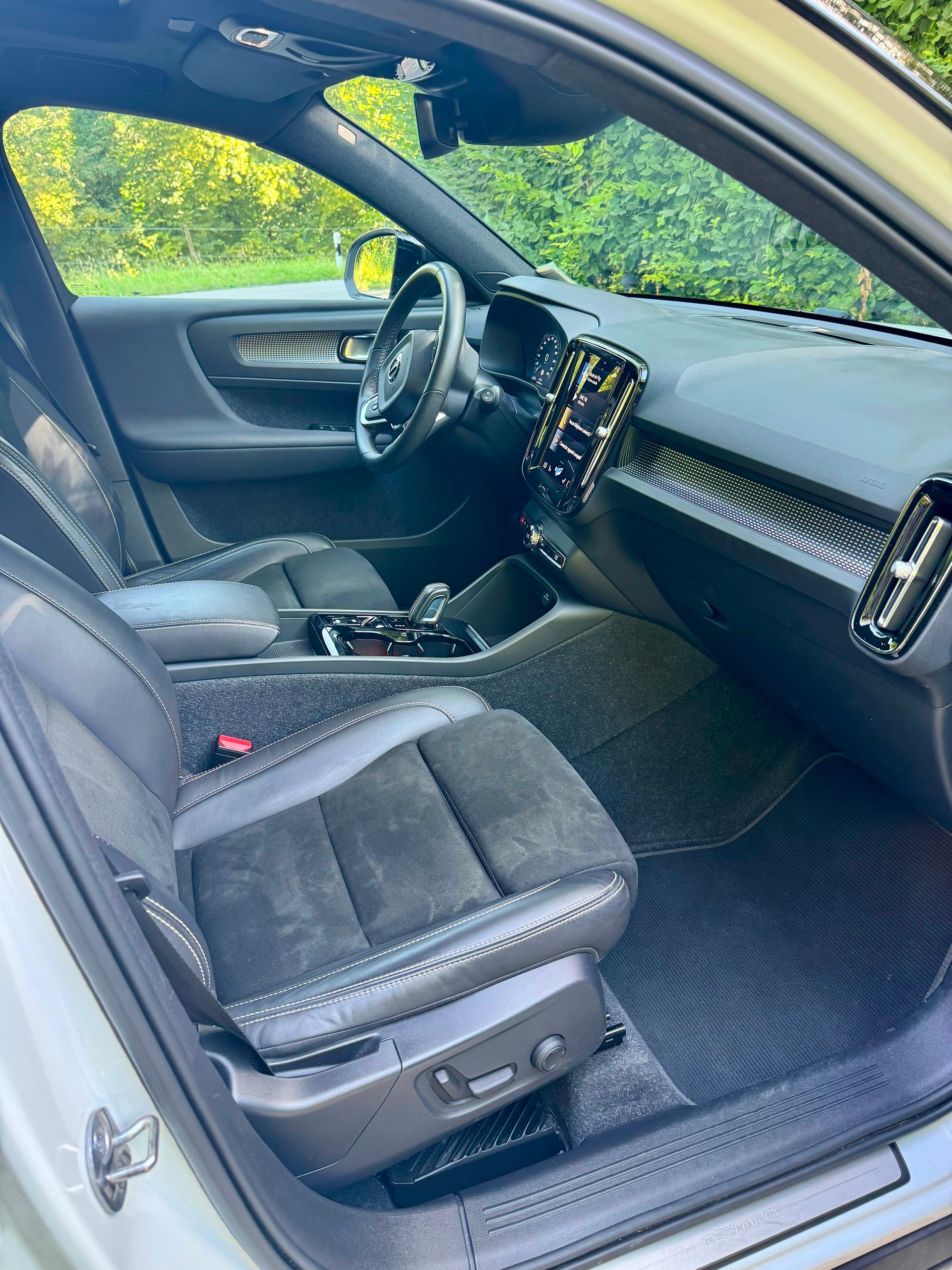 VOLVO XC40 T5 TwE R-Design DCT-image-8