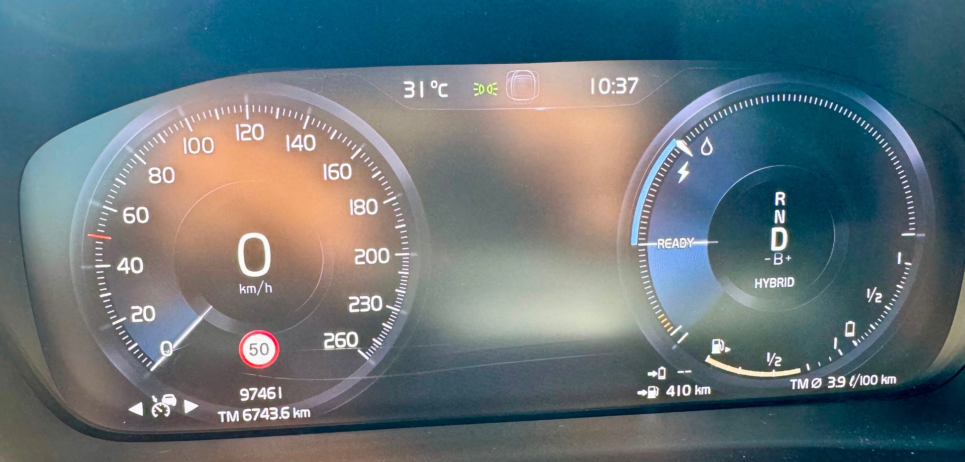 VOLVO XC40 T5 TwE R-Design DCT-image-15