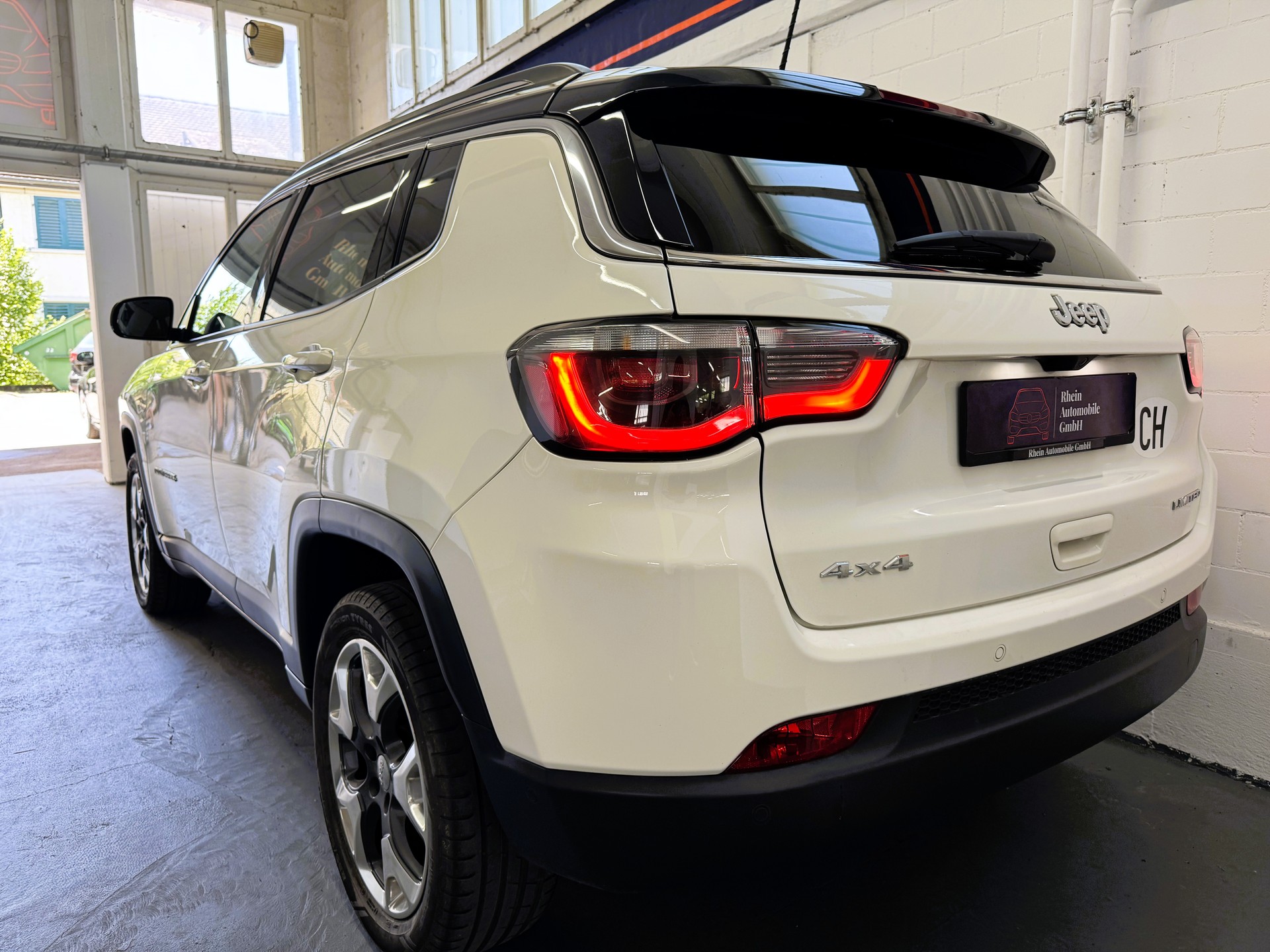 JEEP Compass 2.0CRD Limited AWD 9ATX-image-3