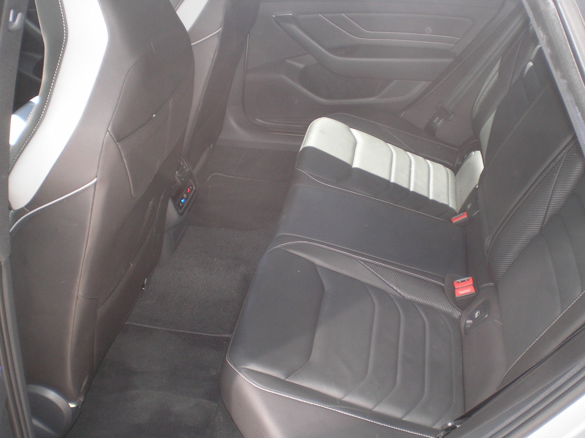 VW Arteon SB 2.0 TSI R-Line 4Motion DSG-image-8