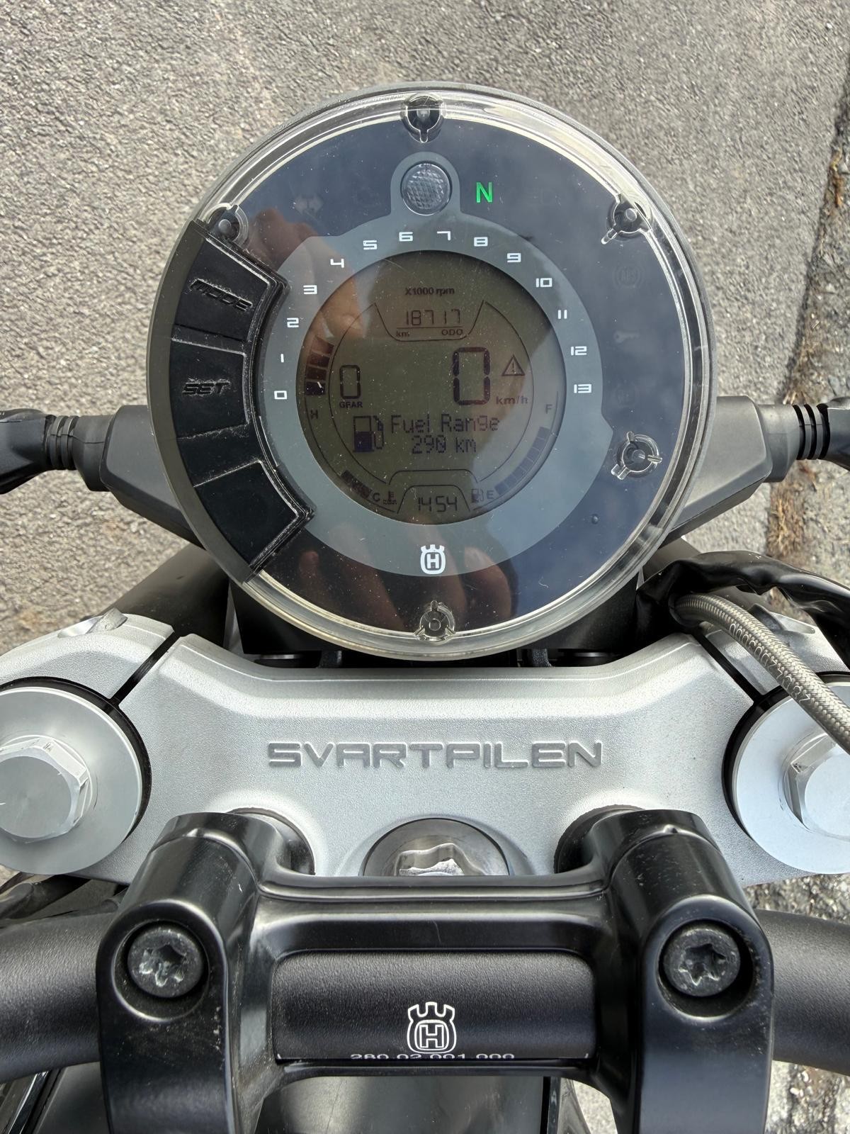 HUSQVARNA Svartpilen 401-image-3