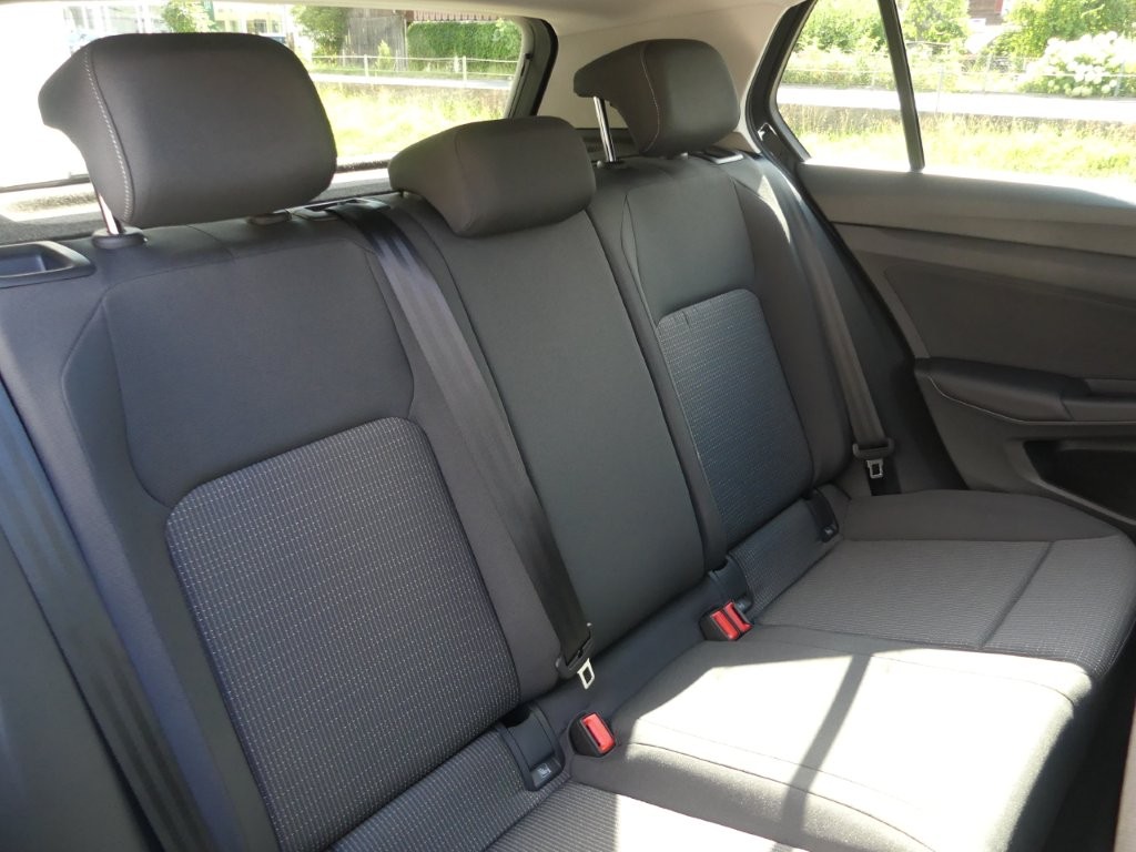 VW Golf 1.5 e TSI mHEV Value DSG-image-12