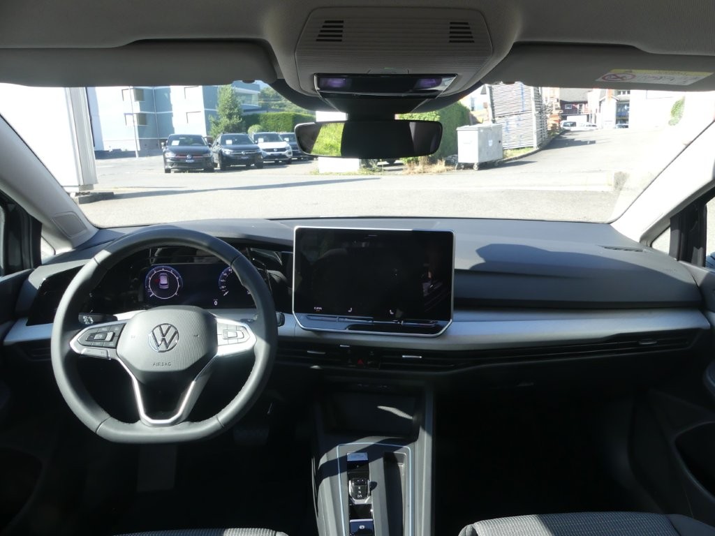 VW Golf 1.5 e TSI mHEV Value DSG-image-7