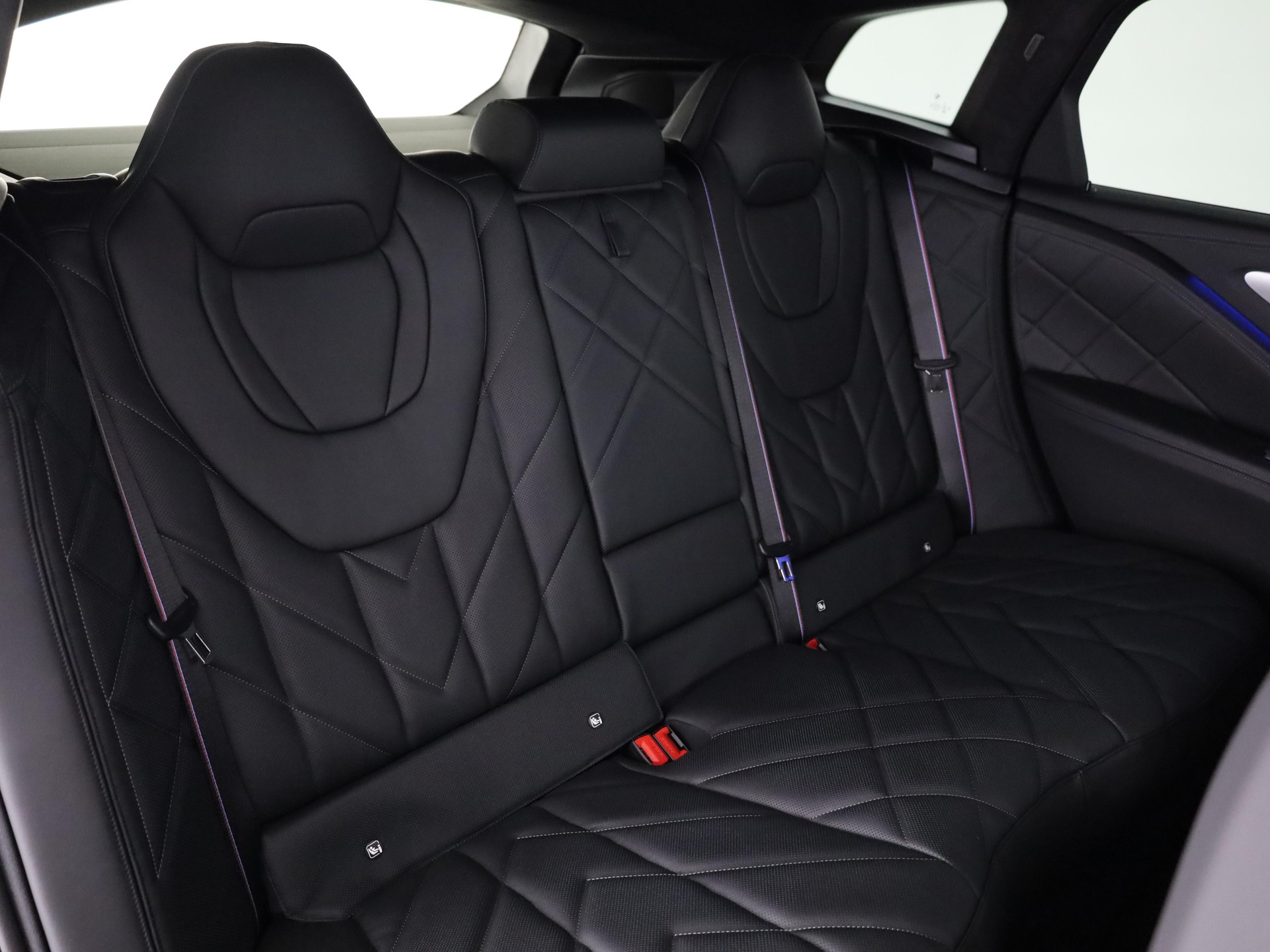 BMW XM Label Plug-in Hybrid-image-14