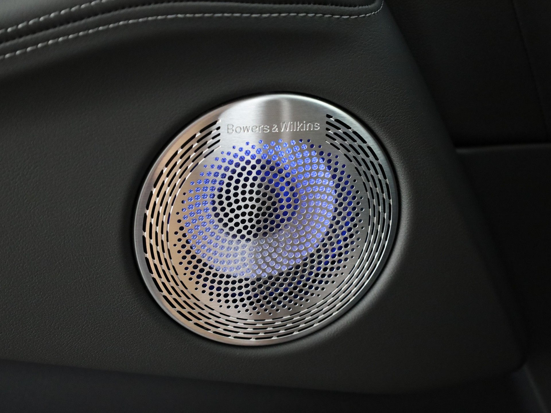 BMW XM Label Plug-in Hybrid-image-18