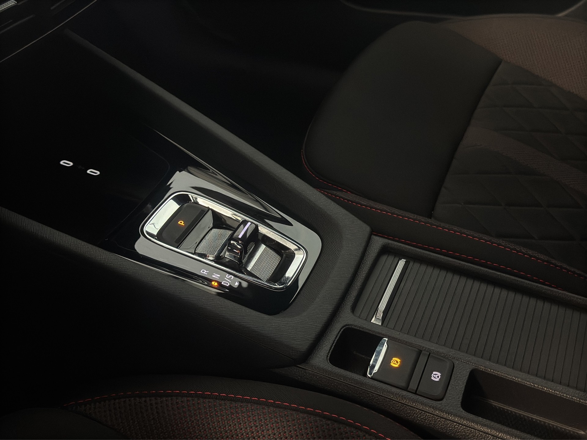 SKODA Octavia Combi 2.0 TSI DSG RS-image-12