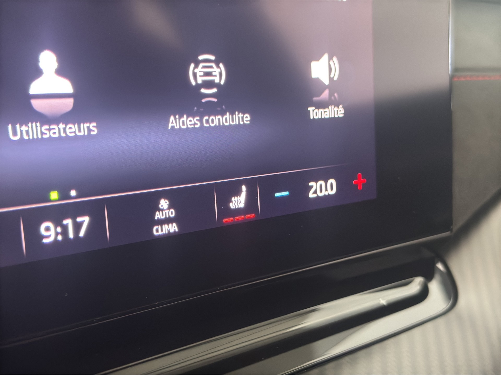 SKODA Octavia Combi 2.0 TSI DSG RS-image-30