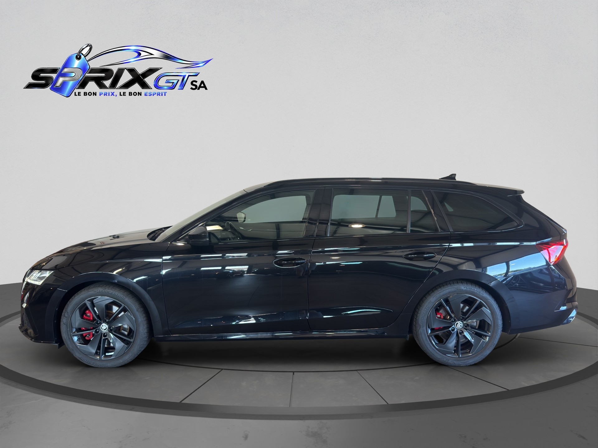SKODA Octavia Combi 2.0 TSI DSG RS-image-2