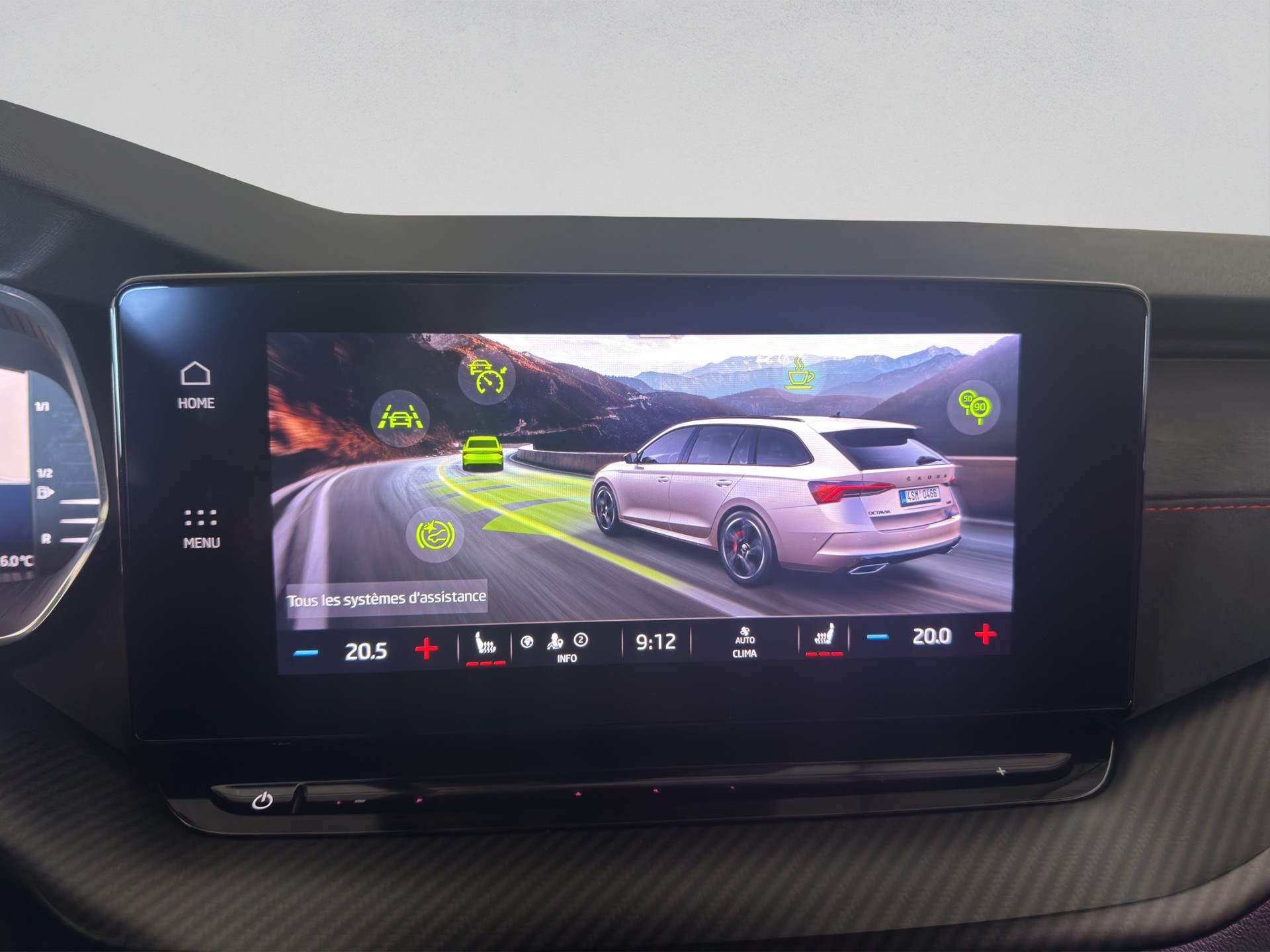 SKODA Octavia Combi 2.0 TSI DSG RS-image-18