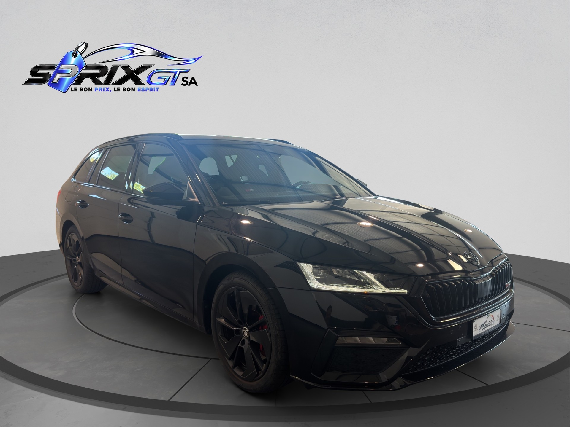 SKODA Octavia Combi 2.0 TSI DSG RS-image-1