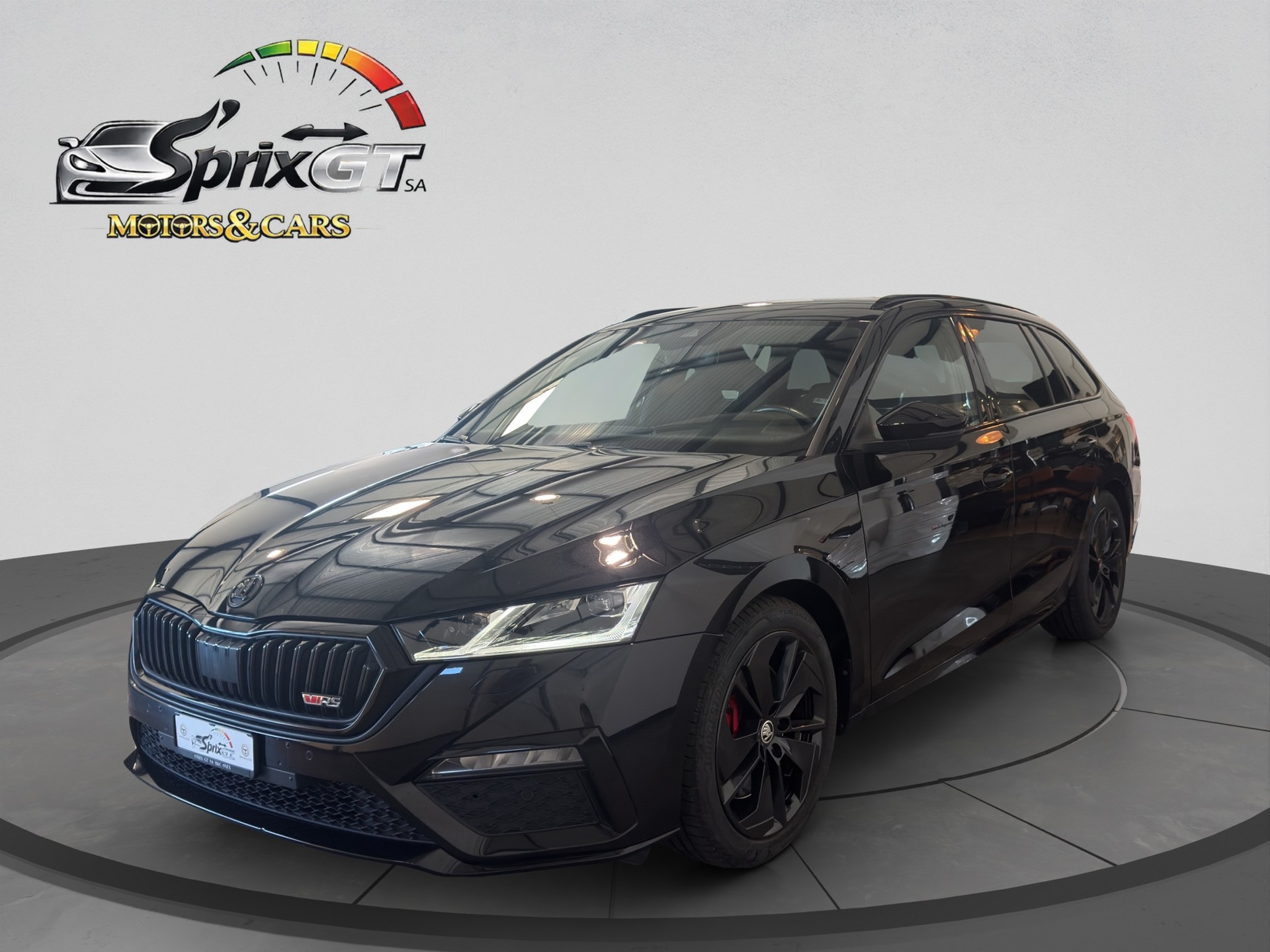 SKODA Octavia Combi 2.0 TSI DSG RS