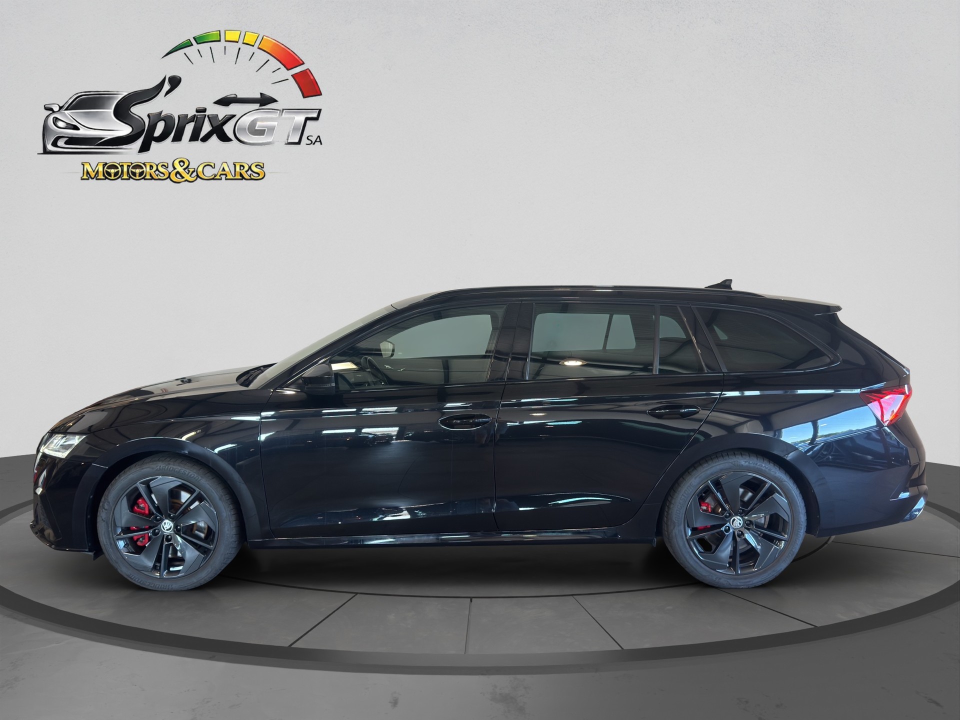 SKODA Octavia Combi 2.0 TSI DSG RS-showroom-element-1