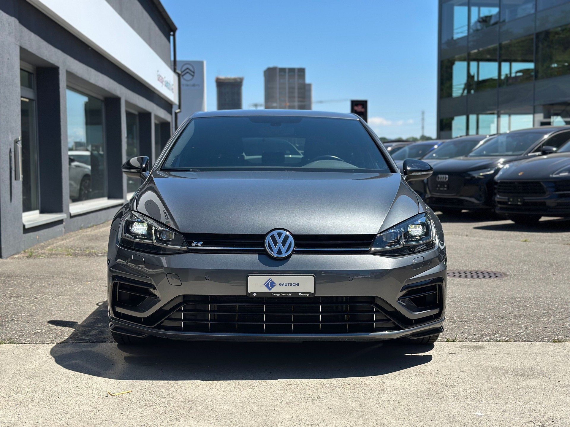 VW Golf 2.0 TSI R 4Motion DSG-image-1