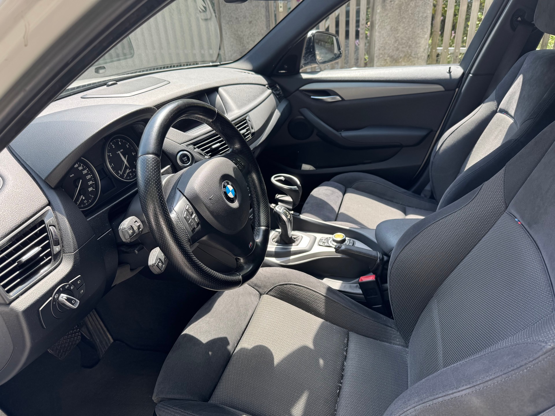BMW 20i xDrive-image-5
