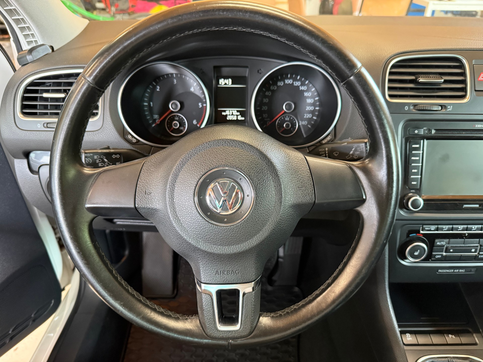 VW GOLF-image-9