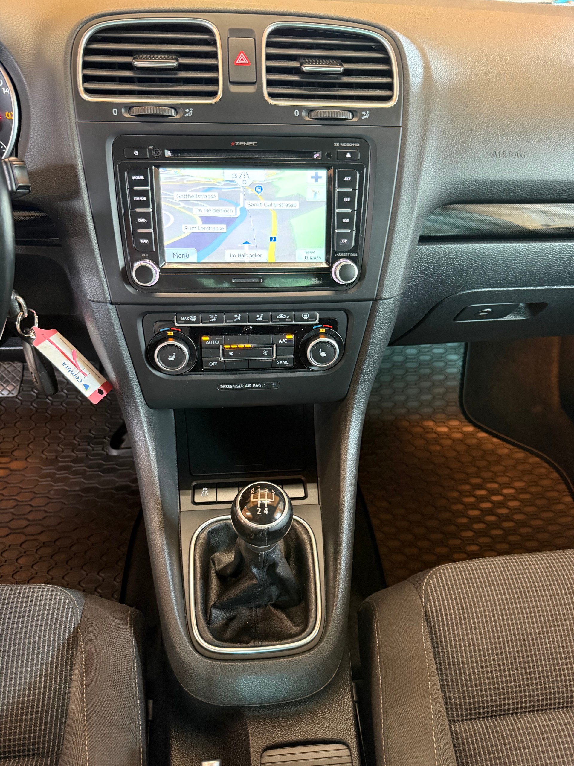 VW GOLF-image-11