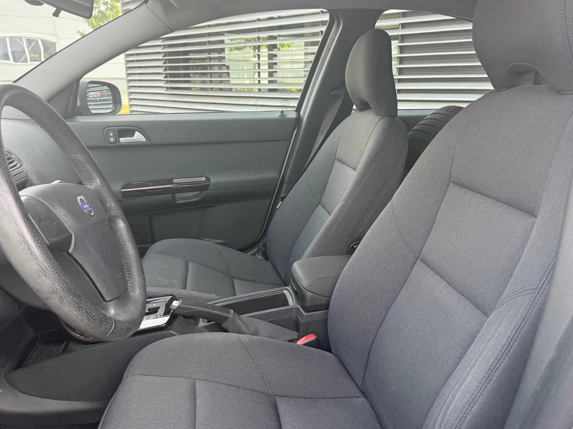VOLVO S40 2.4 Momentum-image-3