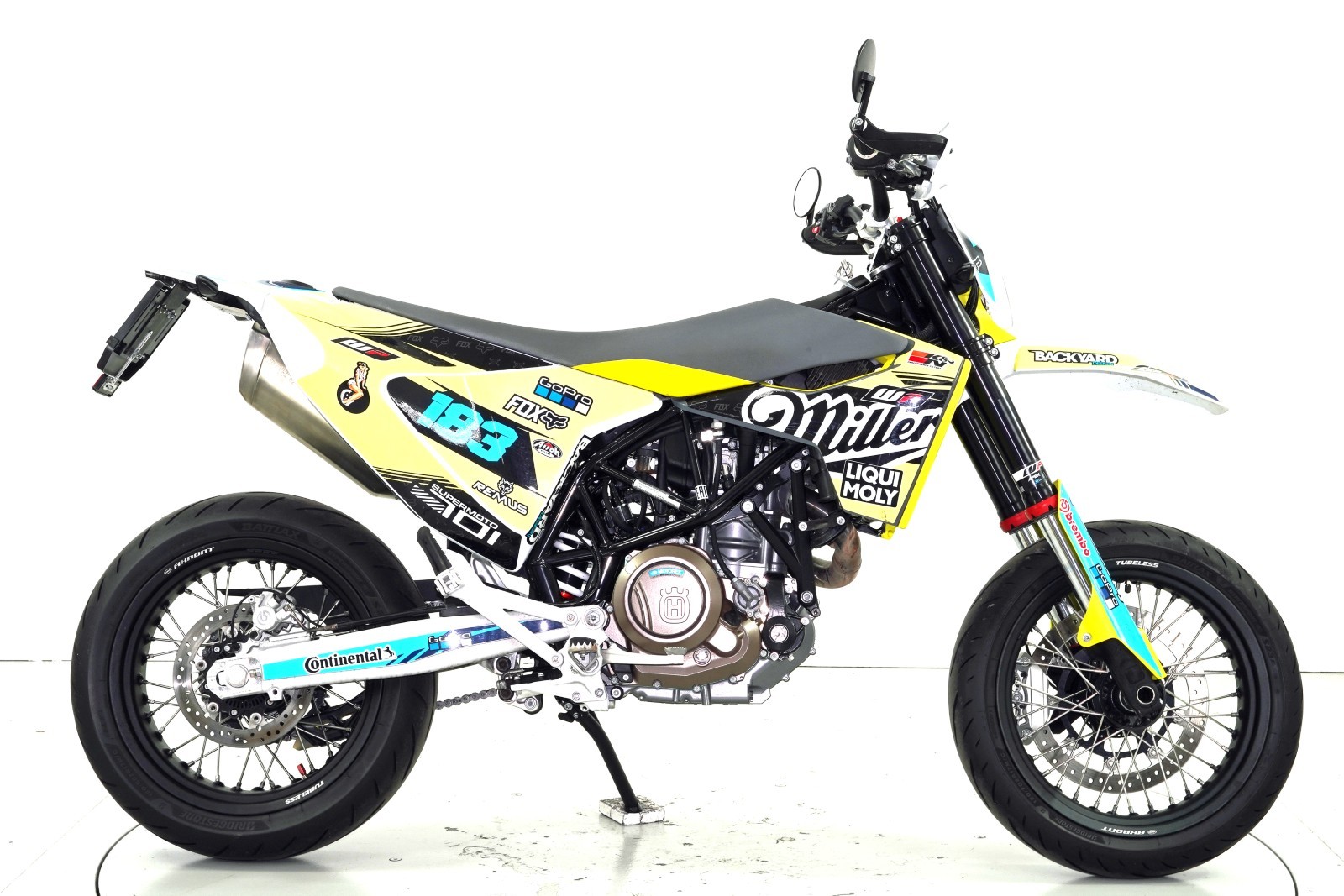 HUSQVARNA 701 Supermoto-showroom-element-3