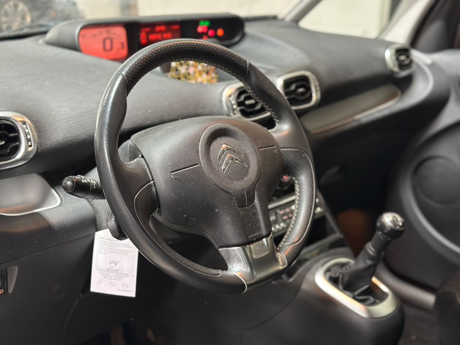 CITROEN C3 Picasso 1.6 BlueHDi Sélection-image-9