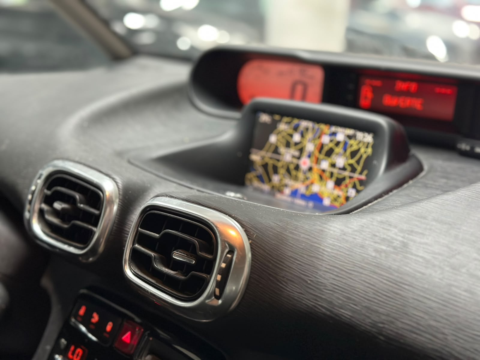 CITROEN C3 Picasso 1.6 BlueHDi Sélection-image-8