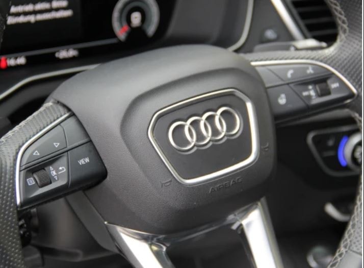 AUDI 2.0 40 TDI Black Edition quattro S-Tronic-image-9