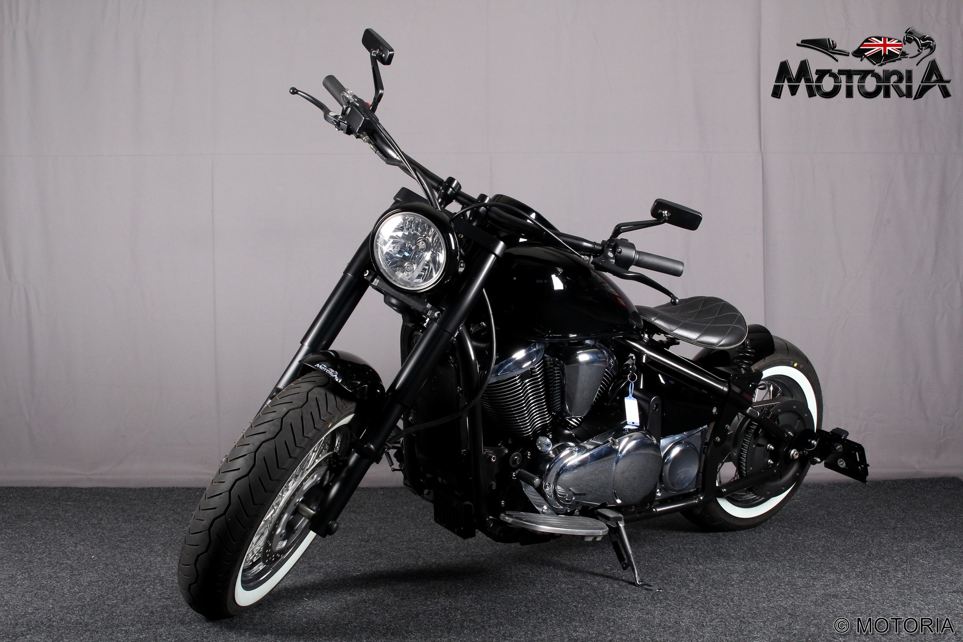 KAWASAKI VN 900 BOBBER-showroom-element-1